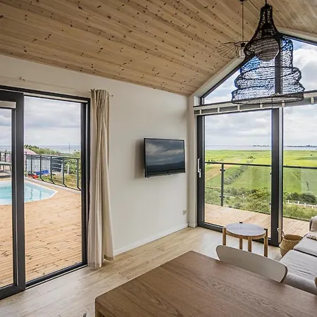 Nowe Domki Deluxe Z Widokiem Na Zatoke Z Basenem I Sauna Oslonino Exterior photo