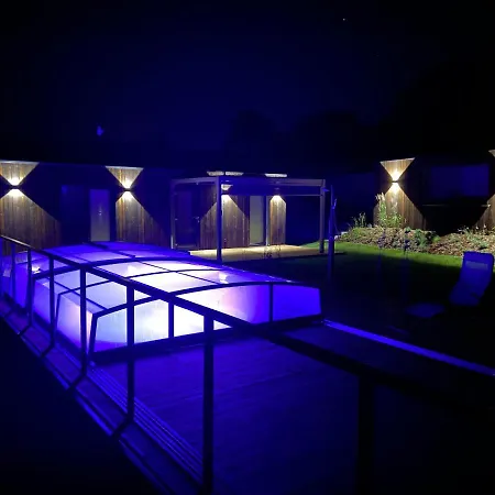 Nowe Domki Deluxe Z Widokiem Na Zatoke Z Basenem I Sauna Oslonino Exterior photo